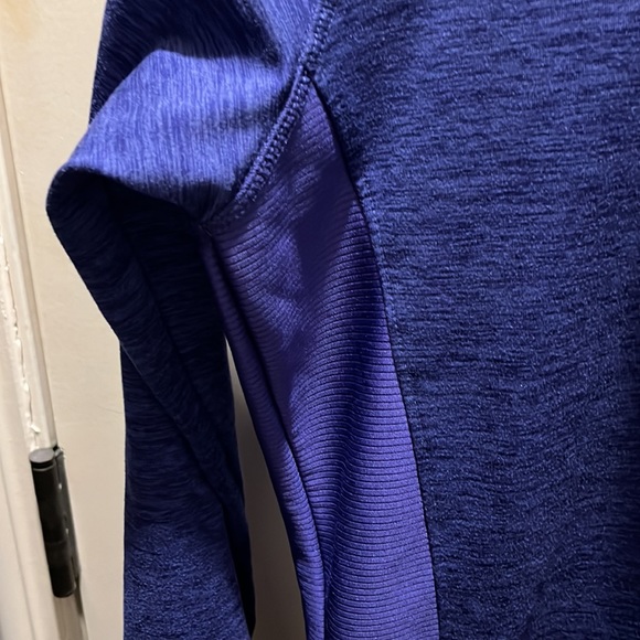 Women's Pebble Beach Long Sleeve Performance Shirt, Medium - Picture 6 of 8